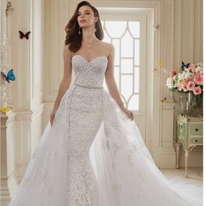 Sophia Tolli Y11652 Maeve Wedding dress in a great condition.